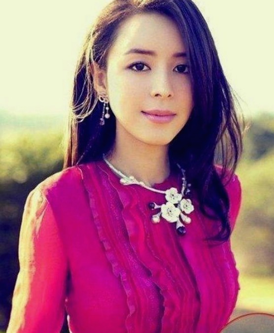 揭秘国产私拍背后的创作者：从默默无闻到圈内新星的蜕变