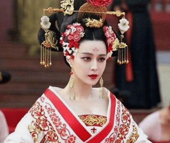 华晨宇与娱乐圈“吃瓜达人”的现象解析