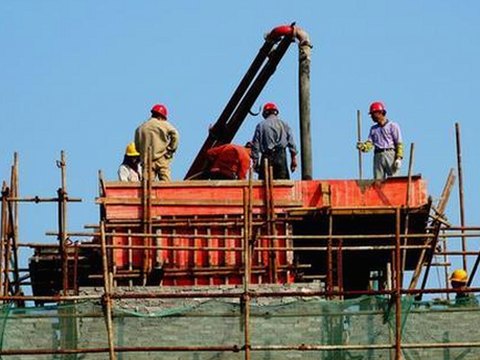 韩国娱乐圈背后的明星奋斗与争议：光鲜背后的真实故事