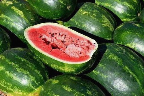 吃瓜娱乐号火了！揭秘幕后配音演员和变现套路🎤💰