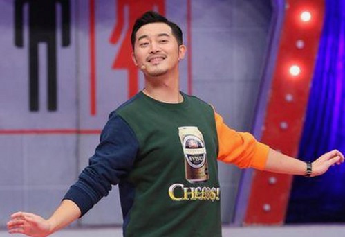 花儿姐新动态曝光，绣花开档私密时刻引热议