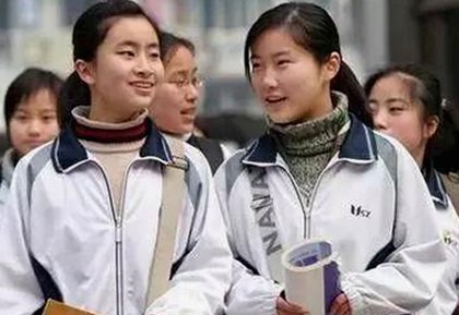 娱乐圈吃瓜热潮背后的故事与人物动态