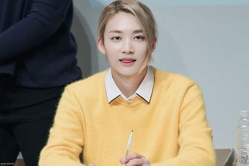 娱乐圈人物动态全解析：角色情感与行为背后的故事